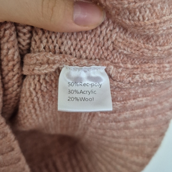 Bluetime Women’s Dusty Pink V-Neck Knit Sweater – Size S - Picture 5 of 6